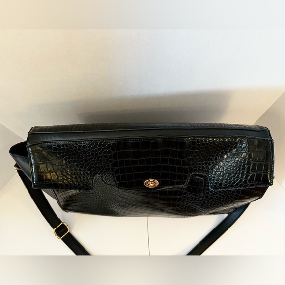 Oversized Large Travel Bag - Picture 3 of 10